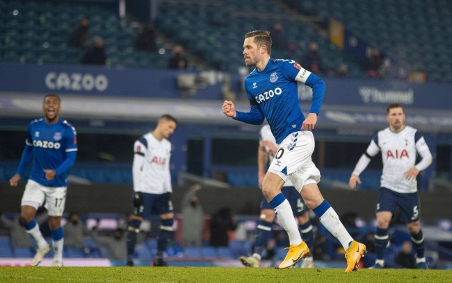 与伊萨克达 与伊萨克达